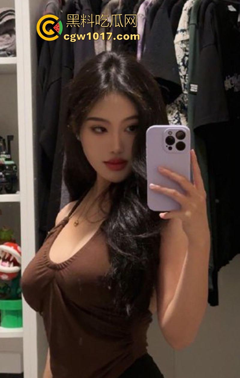 富二代约炮调教深圳极品车模，高颜值御姐化身小骚猫，SM捆绑足交贞操笼轮番上阵，白虎嫩穴无套狂操。很反差!  第2张