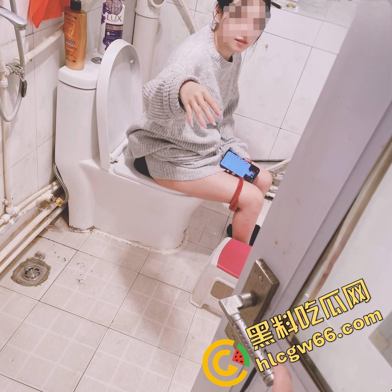 同父异母18岁妹妹让我拿下一血，小狗打架她看热闹，我偷拍奶子意淫操翻她！  第37张