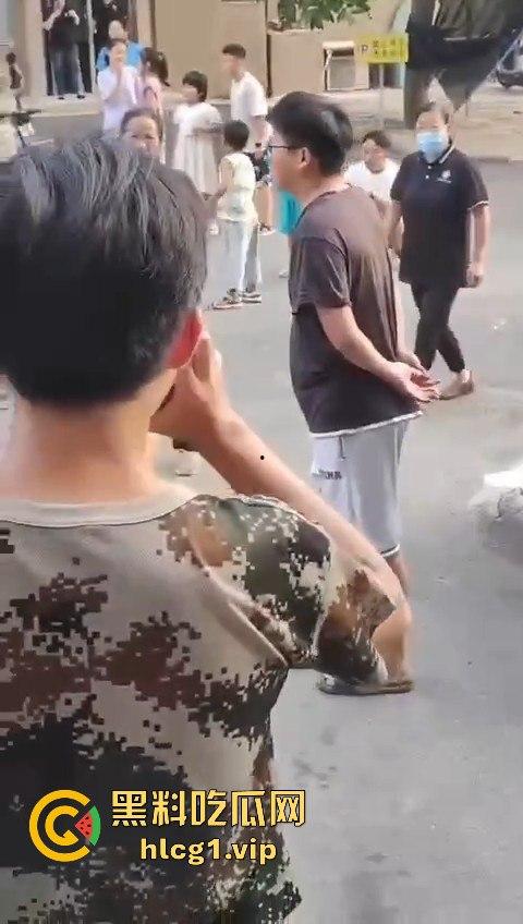 军训压力大？河南大学软件学院大三生宿舍爆发持刀大战,宿舍变修罗场！  第2张