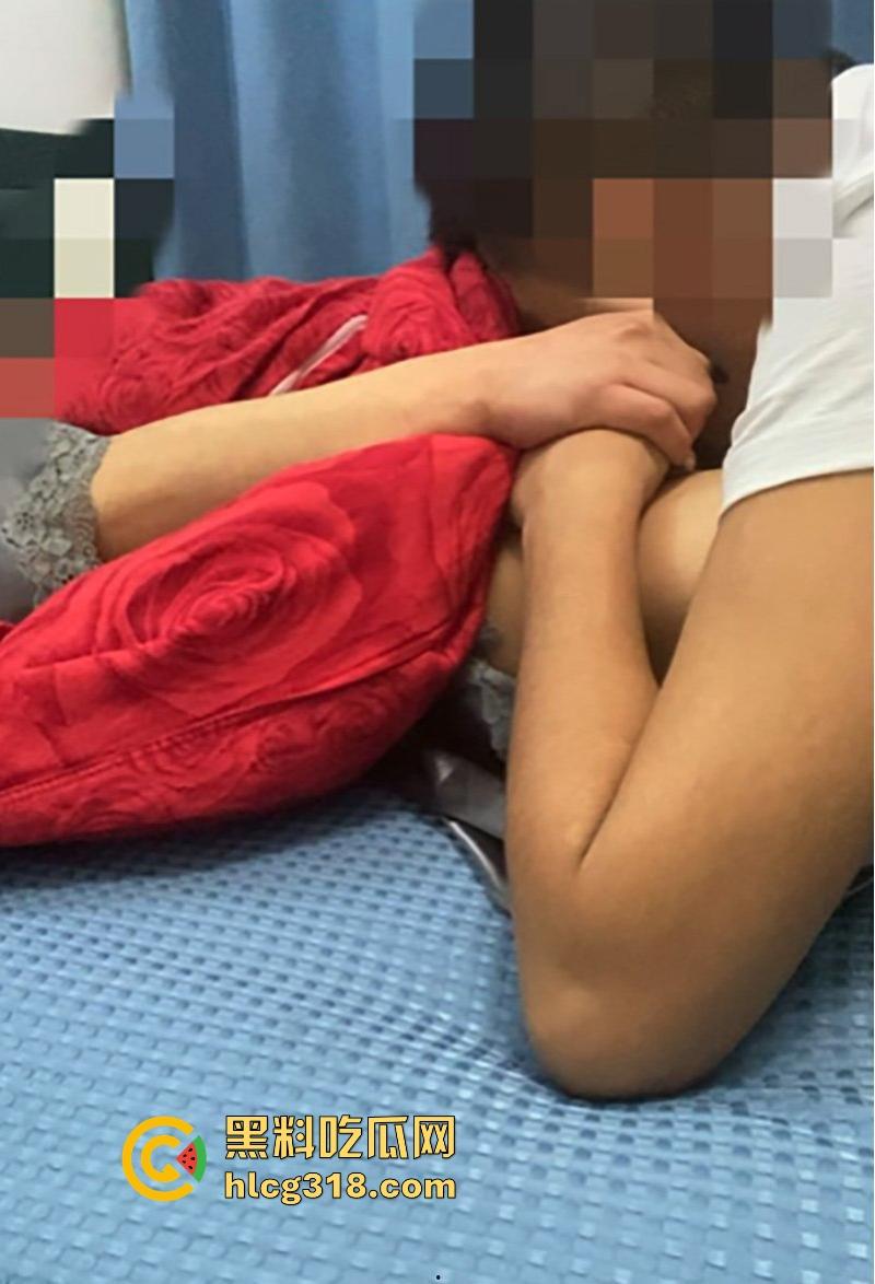 海角乱伦，酒后强上醉酒表姐，无套输出激情泄欲，巨大母乳摇摇晃晃，事后她哭的很伤心！  第9张