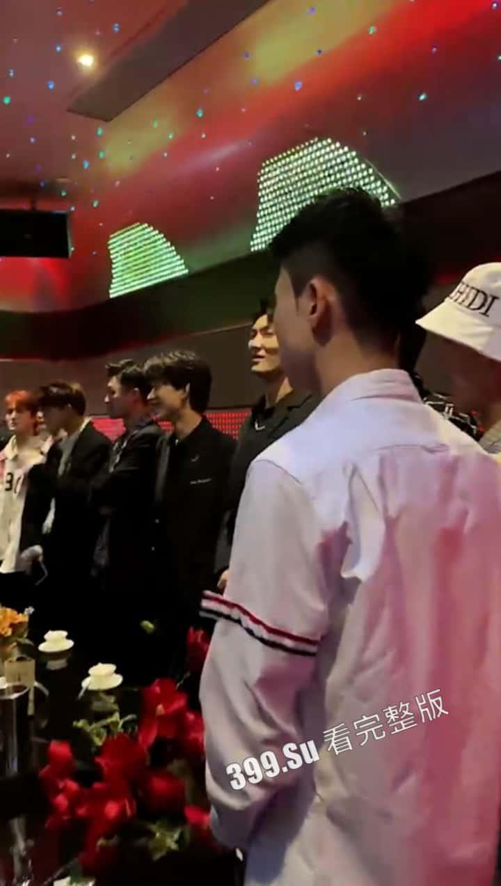 牛郎男妓篇  反正这钱赚的我一点都不眼红 都是他们应得的 （二） 第7张