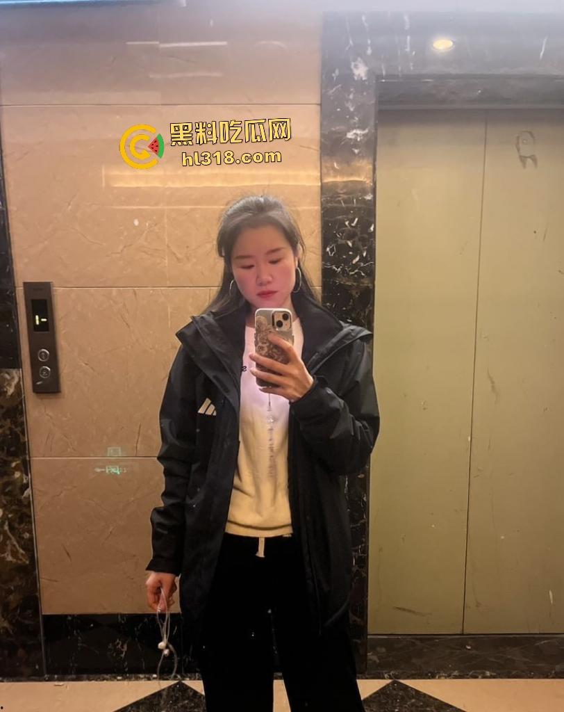 重庆丰都医院王丽欲求不满！老公异地难满足，多次偷情约炮狂绿夫君，运动袜配肉丝既运动又骚气！  第1张