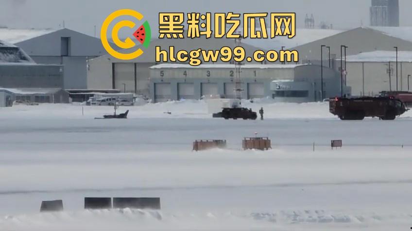 美国飞机又又又出事了！明尼苏达州飞往多伦多皮尔逊的飞机机腹朝天降落，堪比电影特效，幸好没人死亡。  第8张