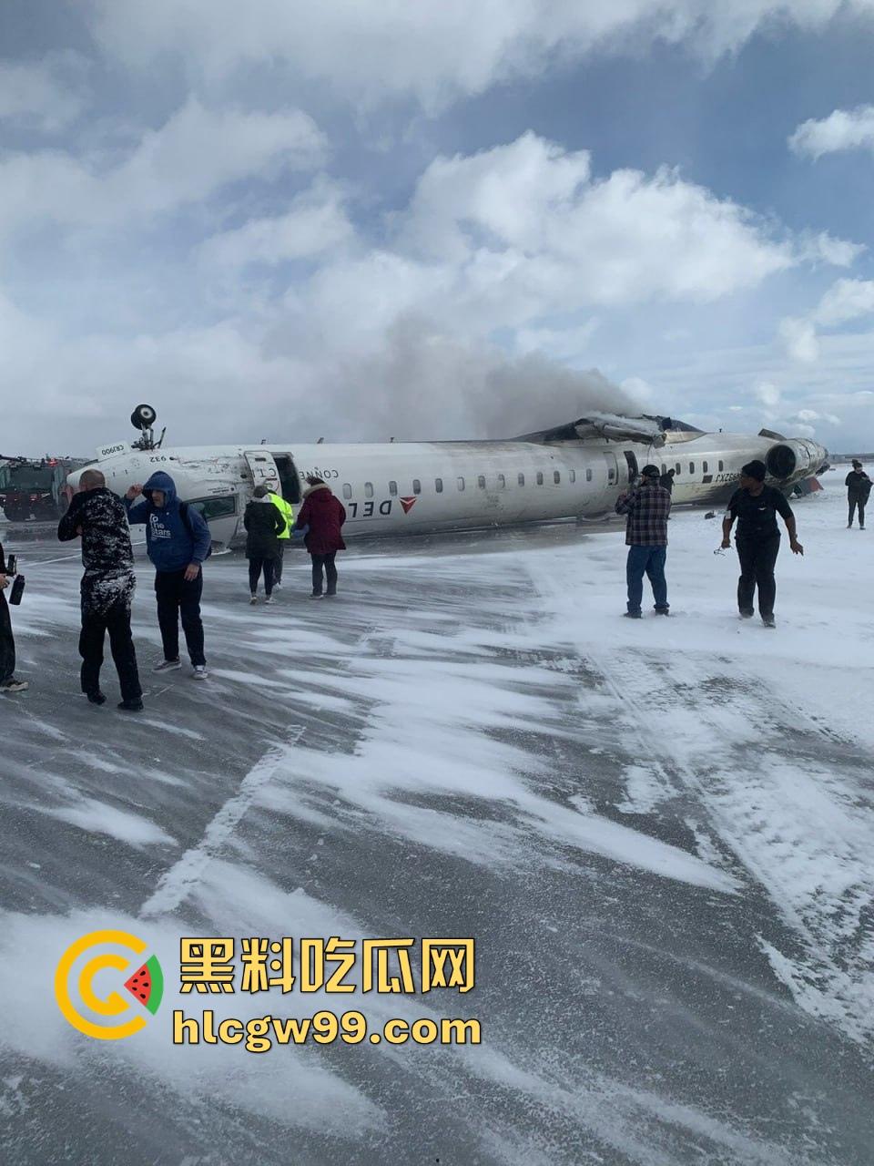 美国飞机又又又出事了！明尼苏达州飞往多伦多皮尔逊的飞机机腹朝天降落，堪比电影特效，幸好没人死亡。  第15张