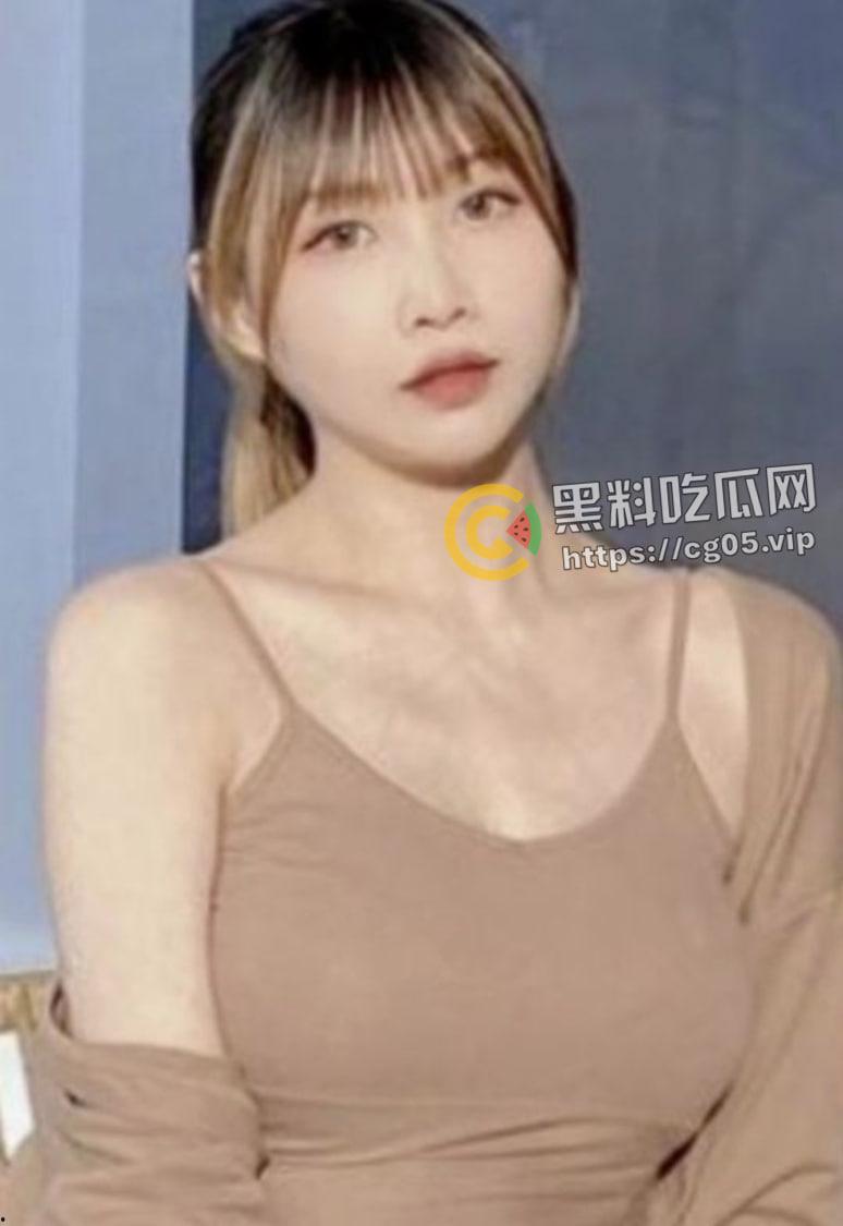 开盒黄圈顶流【玩偶姐姐】【 HongKongdoll】 本名【王佳乐】和跑路的前男友 神仙女菩萨  第3张