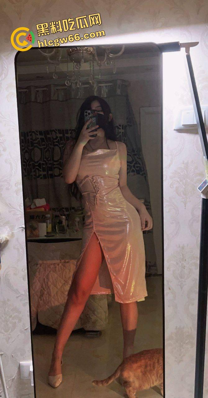 河北高颜值精神小妹自拍流出，骚得不行，香得离谱，黑丝女仆穿上直接想原地开干！  第9张