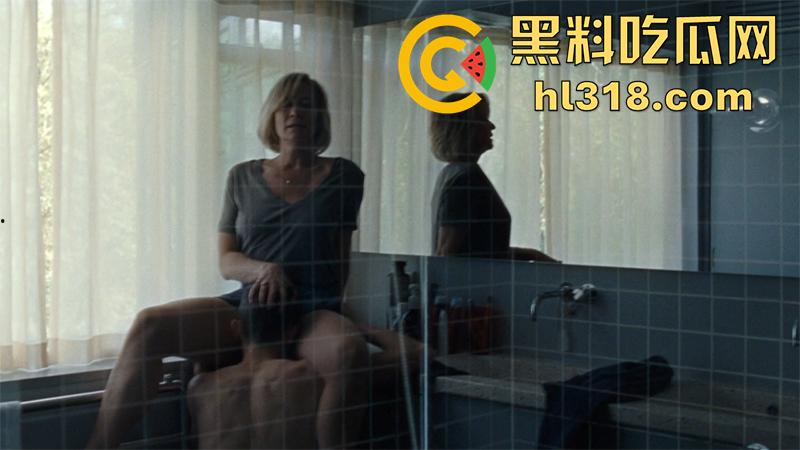 丹麦影后真枪实弹出演《女王诱罪》，后妈背着老公勾引继子，真实口交后入，找回久违的激情，太刺激了!  第10张