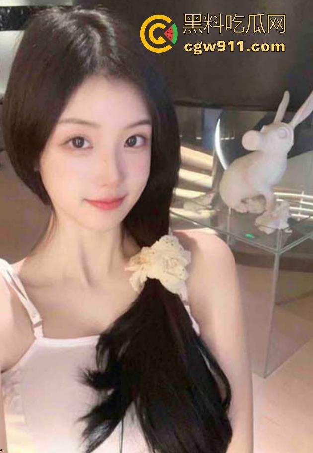 海角乱伦！制服骚姐黑丝足交，无套猛插花式做爱，每一次都到顶，激烈乘骑被肉到潮喷颤抖！  第2张