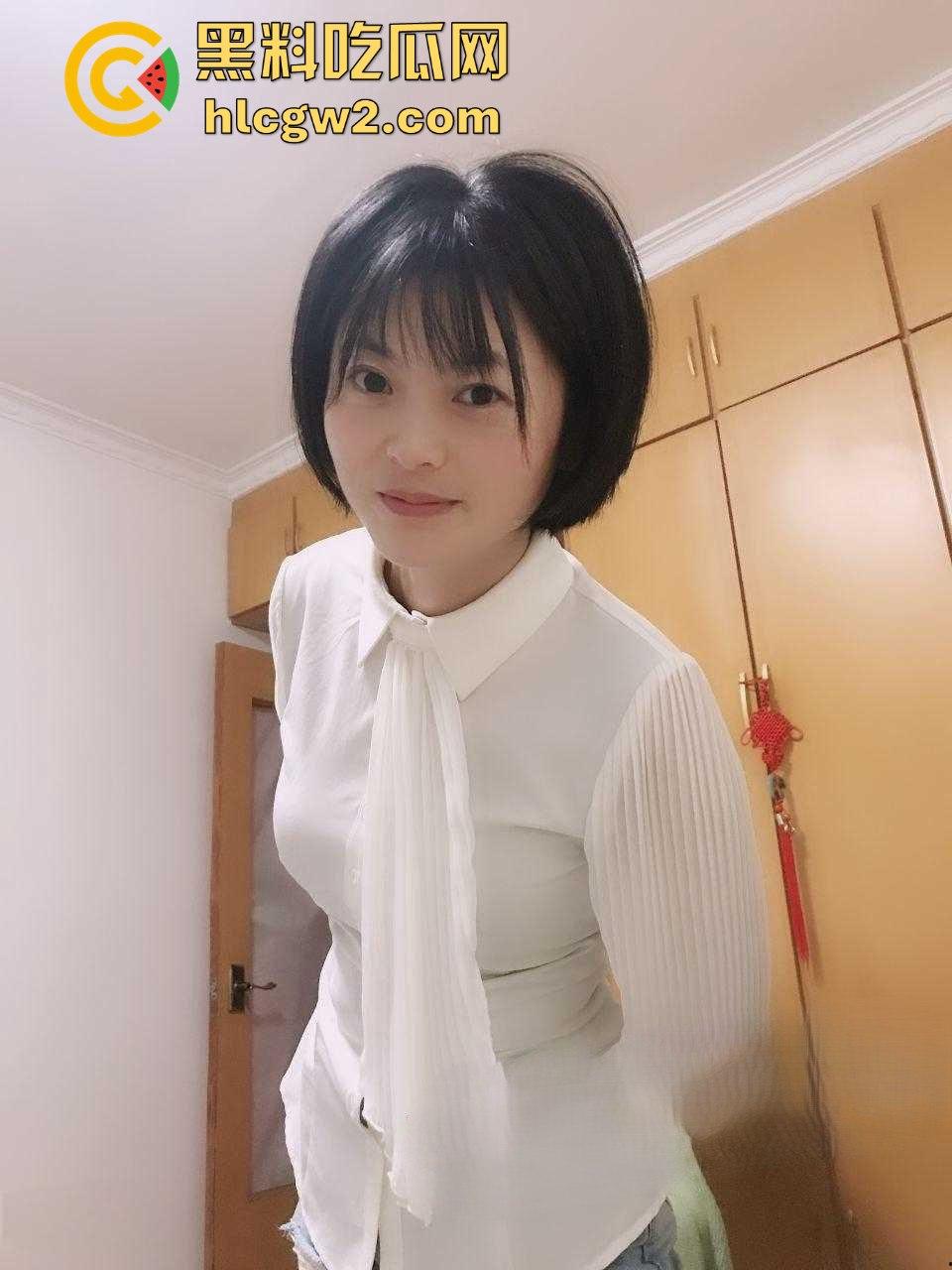 青岛少妇【尹星竹】经理身份下的放荡生活 群P内射 公司团建不戴套逼骚得腥臭扑鼻！独家爆料！  第3张