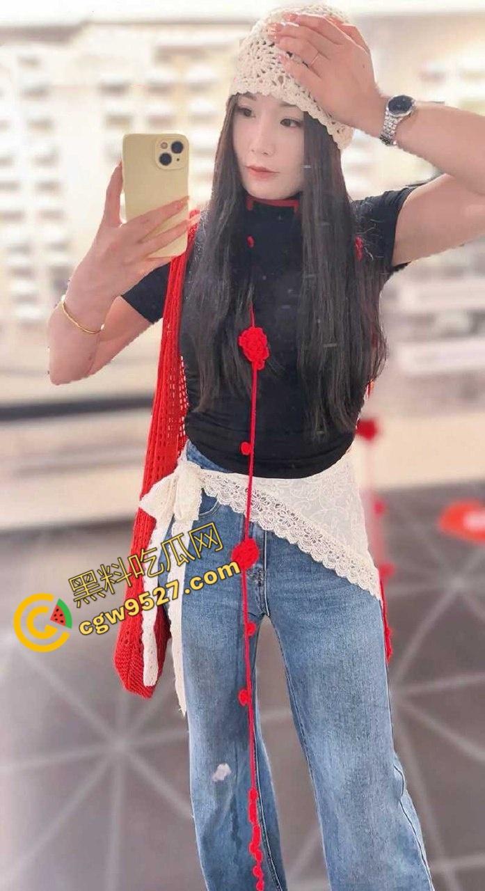 主题乐园NPC「蓝狐狸」婚内出轨榜一大姐！网恋撕逼、不雅视频满天飞，百万粉丝大咖背后的故事  第11张