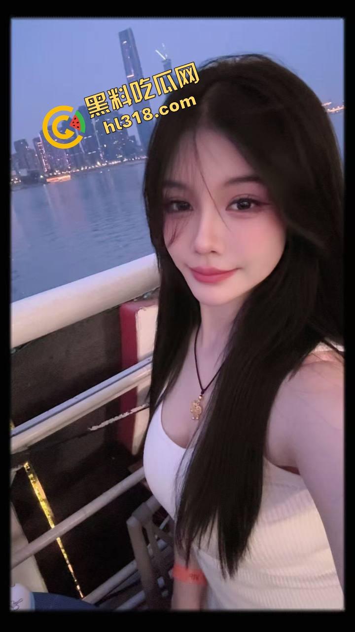 女大学生嫩逼喷水太猛，开房一操床单全湿透，粉穴夹得啪啪响，抽插几下就高潮喷水停不下来！  第4张