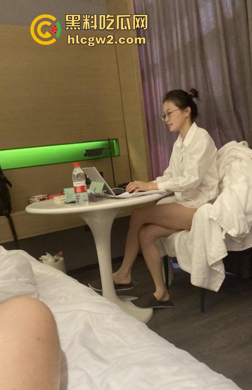 北京新晋绿帽男上线，爱玩刺激却挑剔！自家老婆被换妻大佬轮着享用，普通单男还不配上！  第10张