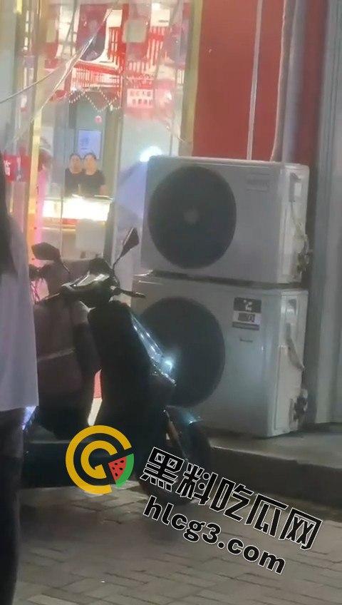 山东青岛周六福金店惊险抢劫案！十分钟内特警到场，这年头还有人敢动金店？  第8张