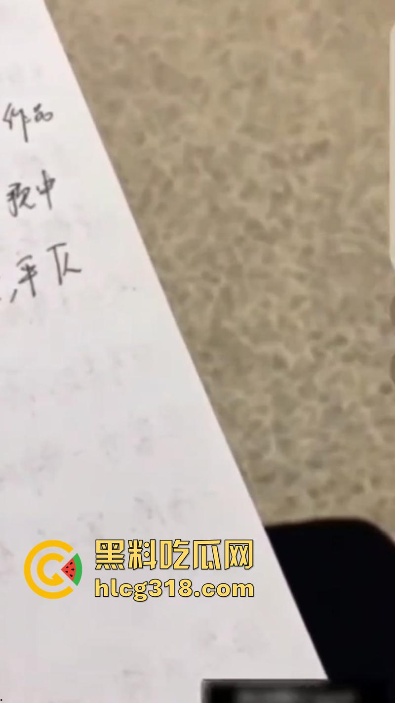 图书馆偷情兄弟女友，兄弟还在楼下看书，俩人偷偷到员工走廊，传出阵阵淫叫声，玩的太大胆了！  第3张