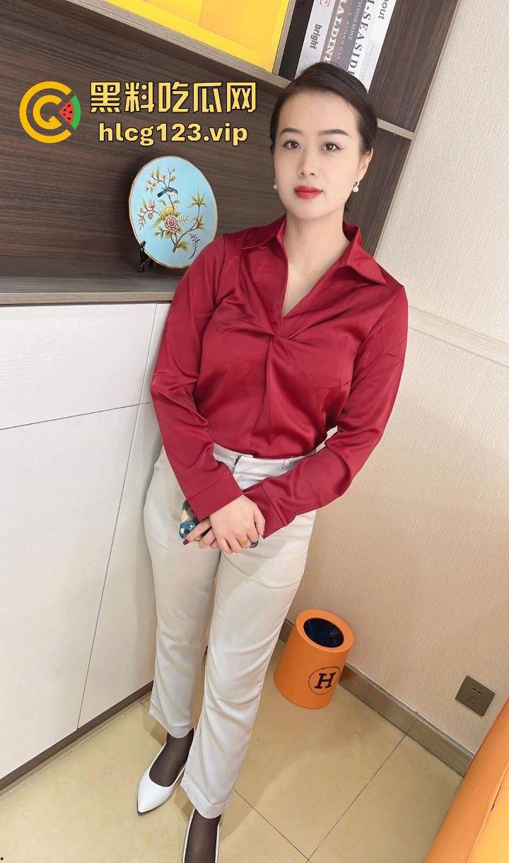 抖音爆料！江苏31岁人妻【你的晴姨】丝袜诱惑不穿内裤，妩媚撩人引发热议！  第5张