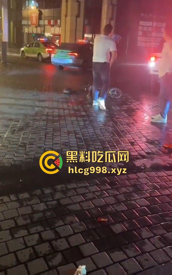 四川成都代驾闹乌龙！醉酒男误开他人车后备箱，双方争执升级，最后直接上演街头斗殴！  第5张