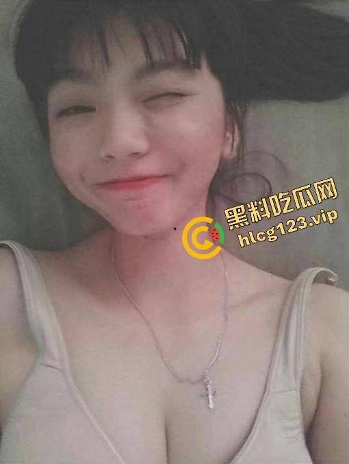 刚毕业女大学生遭男友威胁！私密高清全程录播曝光，尺度口交画面令人震惊！  第2张