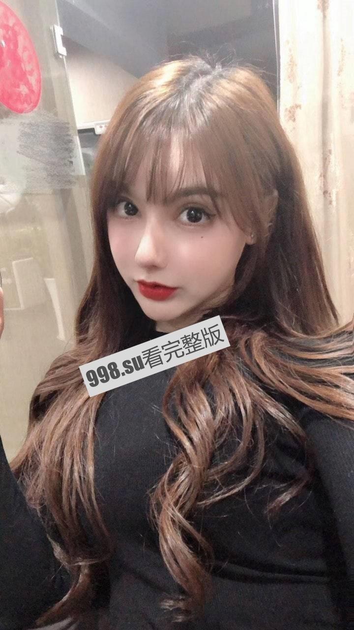 武汉大学新闻传播学李依玲 约炮视频被男方随意流传  第1张