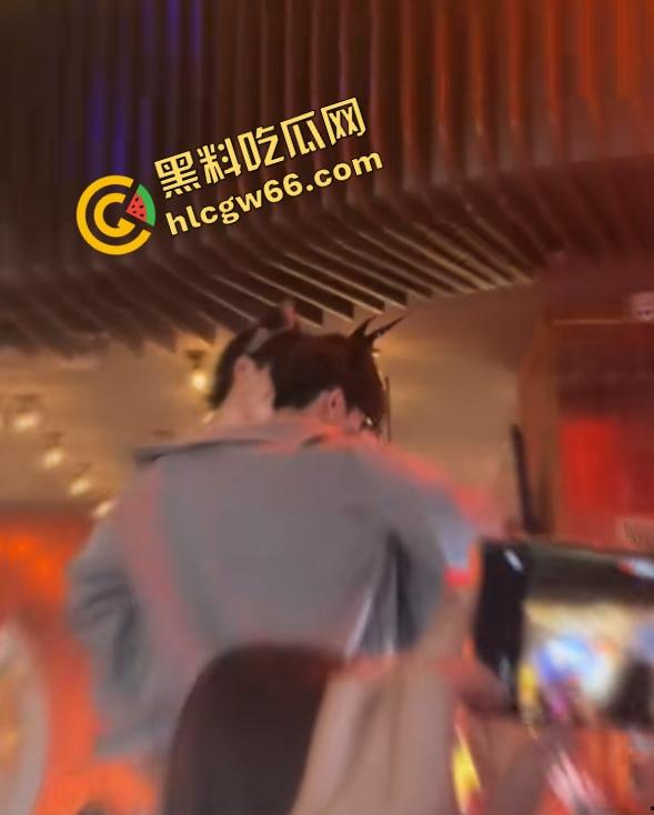 长沙春天夜店姐姐们爆玩男模，腹肌热舞搔到湿，小仙女们轮流上手，今晚不射都难！  第3张