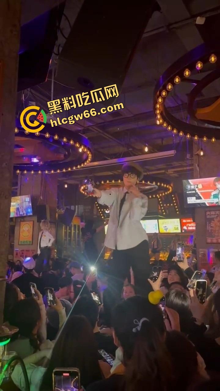 长沙春天夜店姐姐们爆玩男模，腹肌热舞搔到湿，小仙女们轮流上手，今晚不射都难！  第7张