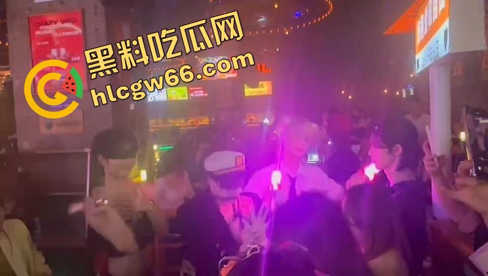 长沙春天夜店姐姐们爆玩男模，腹肌热舞搔到湿，小仙女们轮流上手，今晚不射都难！  第19张