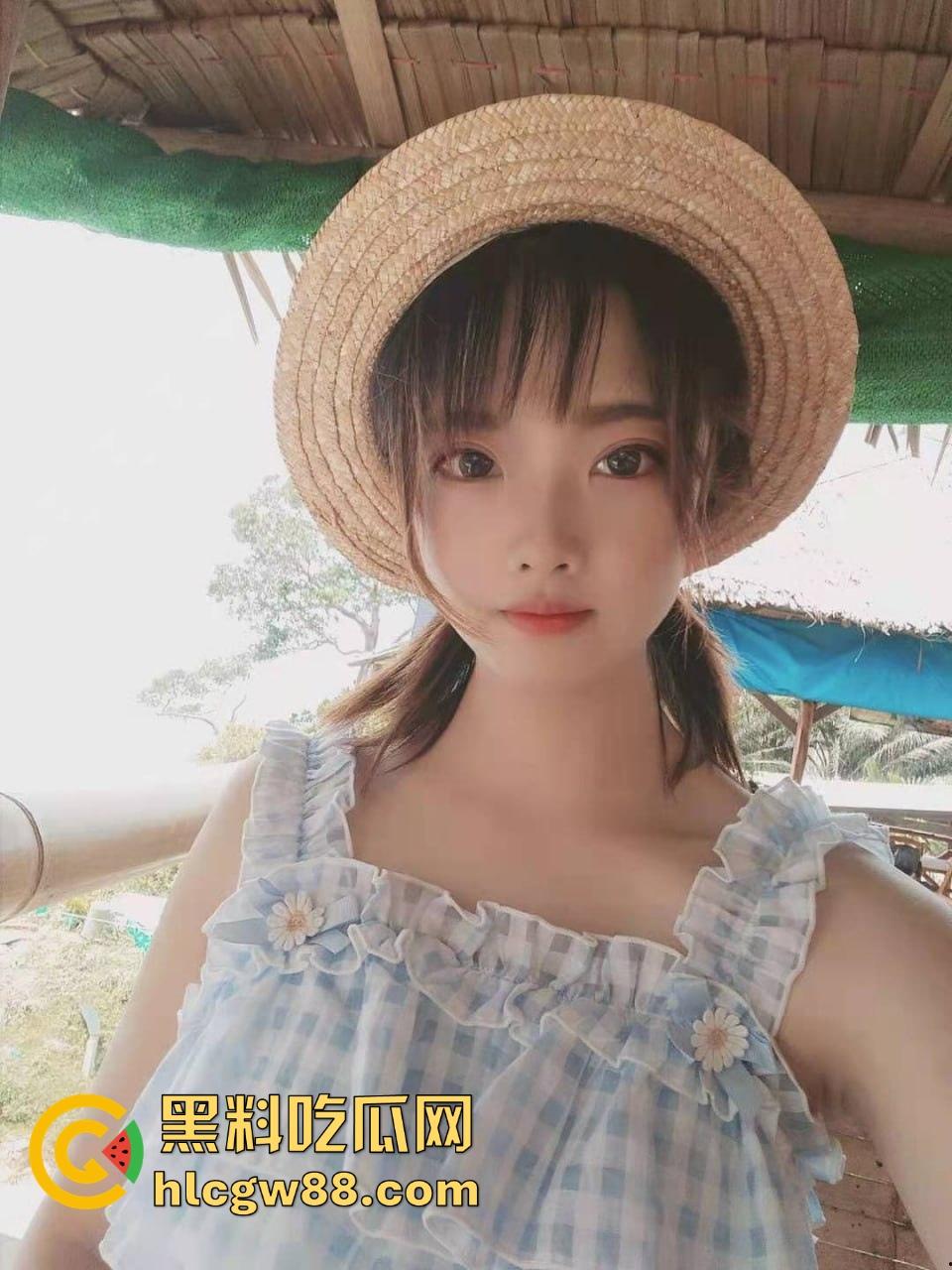 眉山白领小萝莉【王可欣】为前途甘愿献身，清纯皮下骚货制服诱惑勾领导，酒店嫩屄被干肿！  第4张