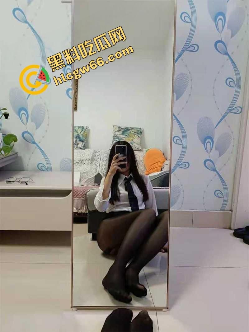 河北反差心机婊【周倩倩】拍自慰勾人约炮，见面只收钱不张腿，最终被网友爆得尸骨无存！  第4张