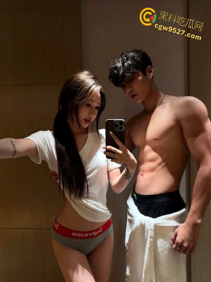 抖音网红【鸡腿弟弟】，肌肉体育生约炮百里送逼的女粉，镜前后入主动录像记录，娇小身材被后入爆操！  第3张