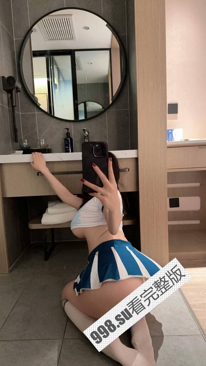 爆奶女神惊艳微密圈！新晋极品网红『奶宝妹纸』最新 VIP 定制私拍 极品爆乳蜜桃臀足球宝贝  第4张