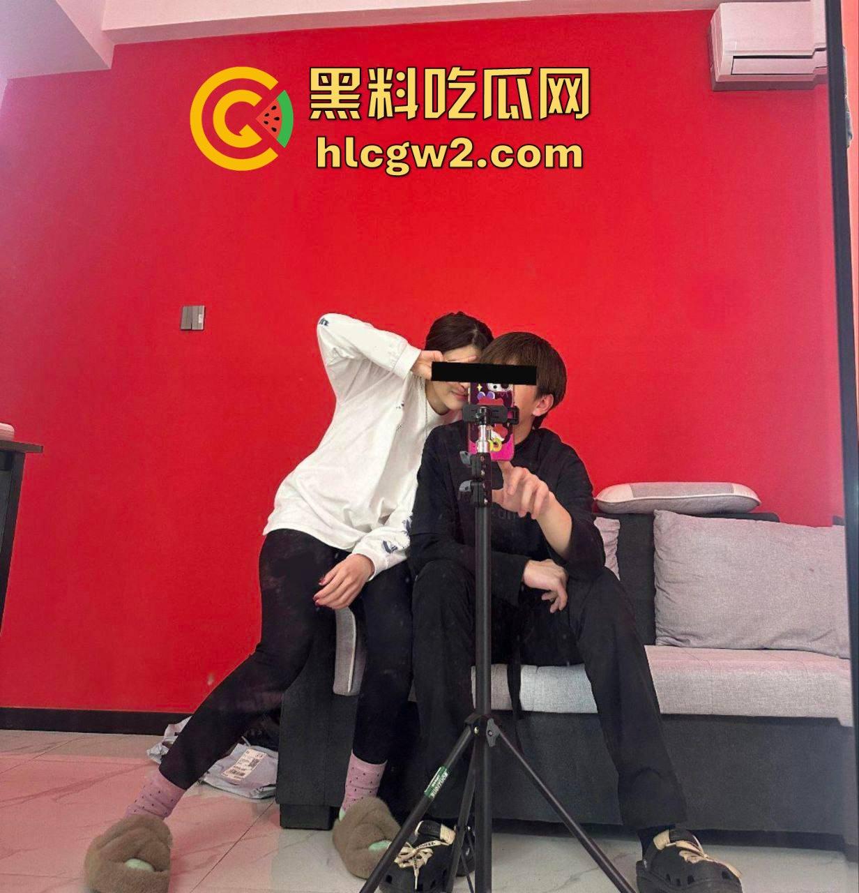 小美女【方雪儿】乖巧听话成大佬小母狗！制服口交、眼罩蒙住被各种姿势爆插嫩穴，骚到舒服死！  第4张