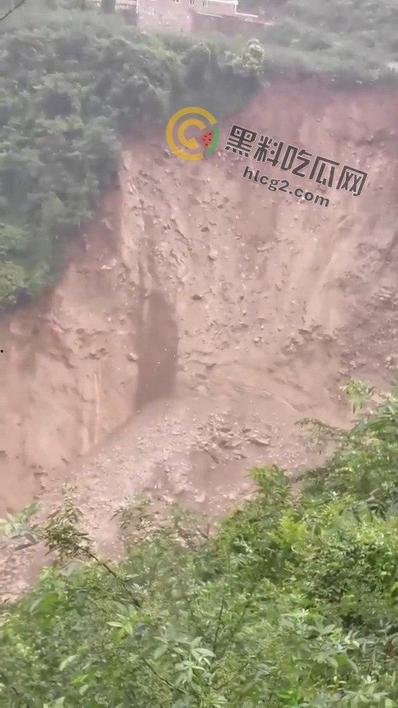 四川雅安汉源县暴雨肆虐：30余人失联，灾后现场触目惊心  第2张
