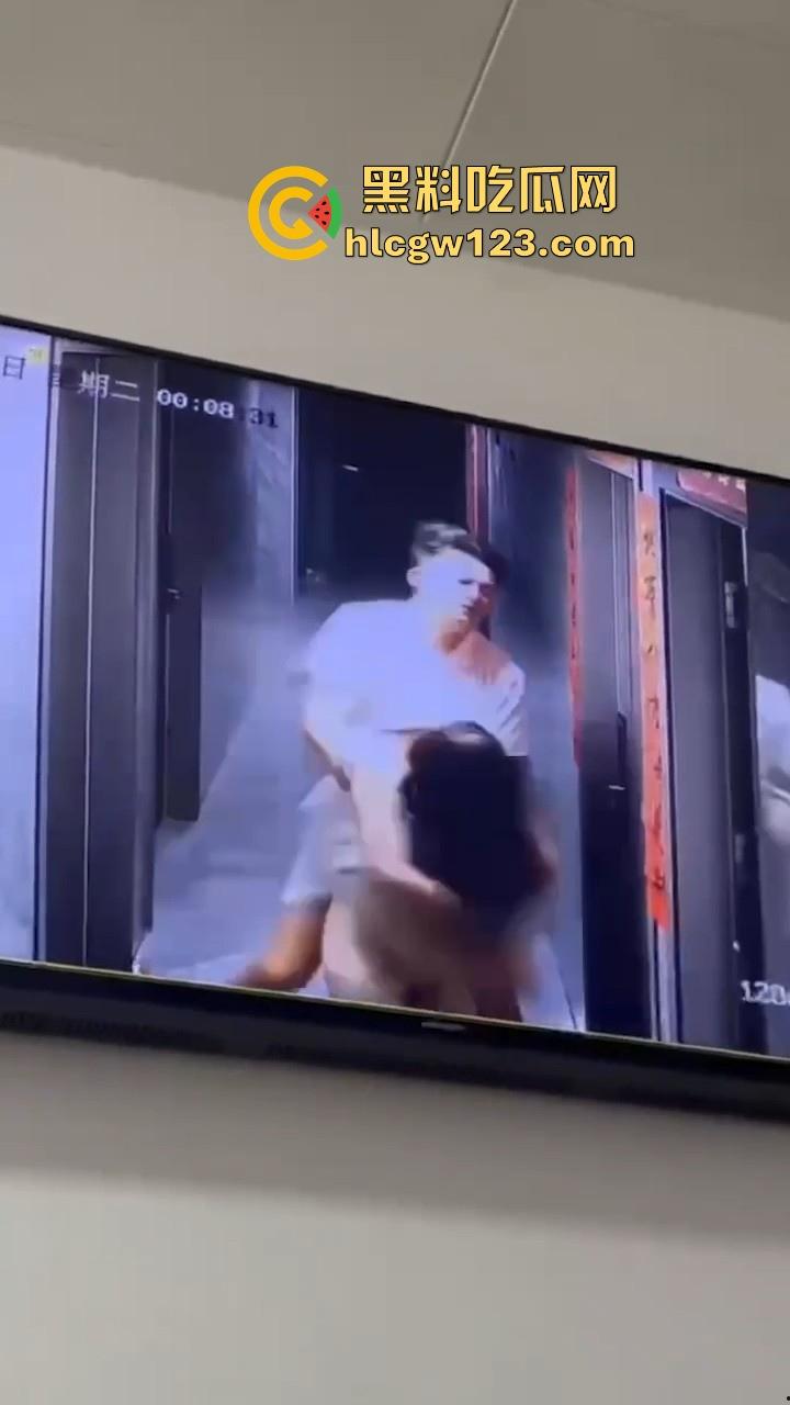 美女520当晚酒醉被两名男子捡尸 强行拖入酒店房间 轮奸2小时酒醒后才被救出 最终两人被拘！  第2张