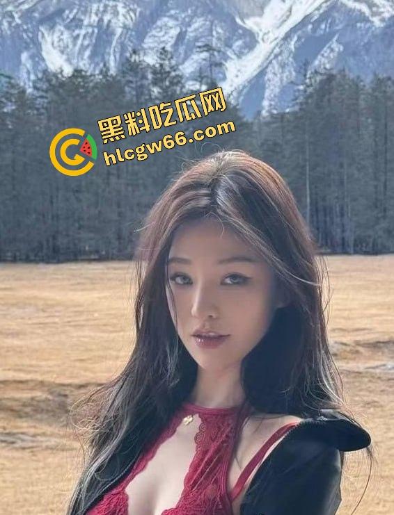 抖音网红『不要拒绝我』露馅了，御姐脸小母狗身材，不雅私拍疯传，粉嫩大奶晃得人想冲！  第4张