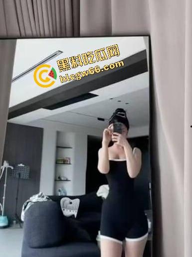 抖音网红『不要拒绝我』露馅了，御姐脸小母狗身材，不雅私拍疯传，粉嫩大奶晃得人想冲！  第6张