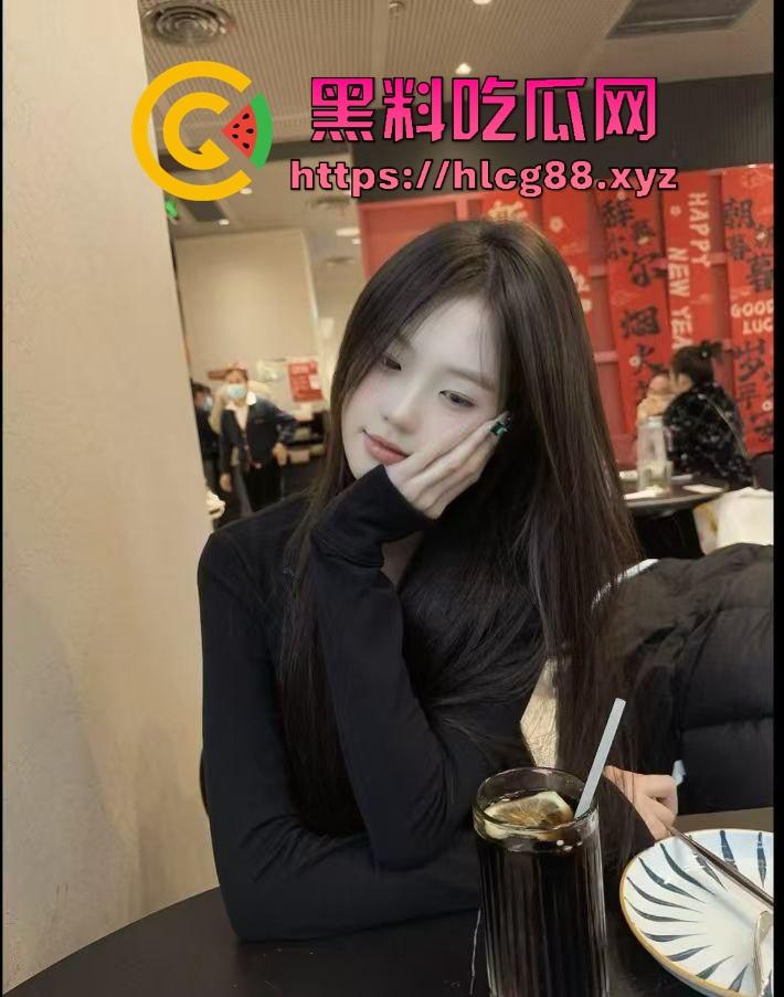 深圳罗湖三中『孙友鑫』动感炮机车练骚穴，家中炮机操穴喷淫瀑，飞流三千尺全是淫水透心凉！  第3张