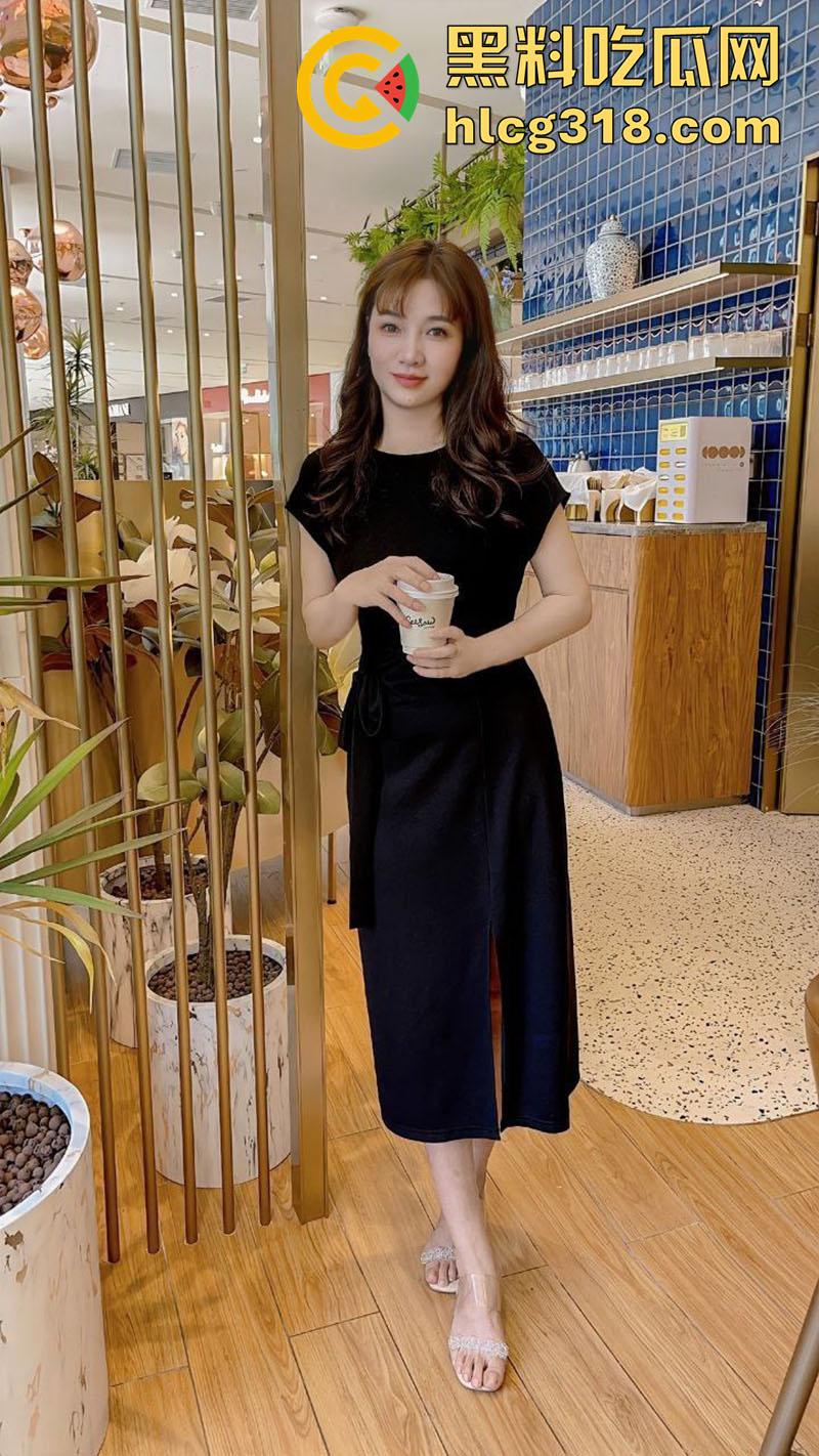 风骚岳母淫操乱伦记，极品身材长腿丈母娘，趁女儿上班，和女婿在婚房口交啪啪，性爱自拍流出！  第1张