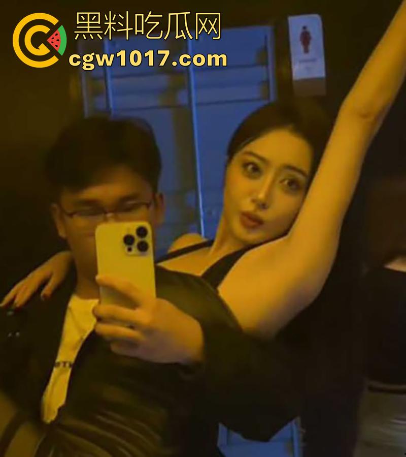 抖音百万粉富二代网红【深圳湾小乐】，和火辣女神【DJjumi小鲸鱼】，口交性爱视频被流出，果然穷人女神富人母狗啊！  第3张