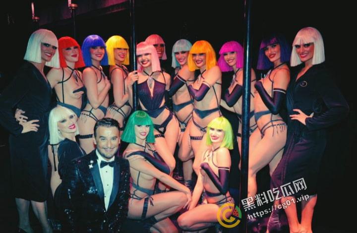 Lisa疯马秀首日现场反馈 脱的只剩内衣和丁字裤 为了取悦富豪疯狂卖弄风骚  第7张
