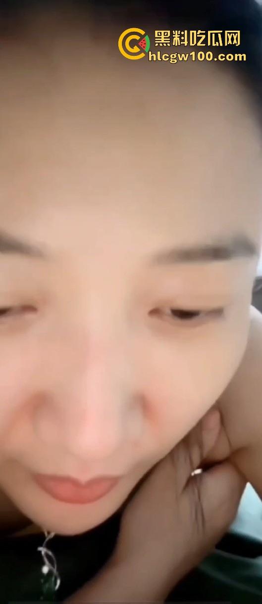 抖音美艳少妇【向子】露脸私密视频泄露，骚气动作极致勾引让人看傻眼！  第5张