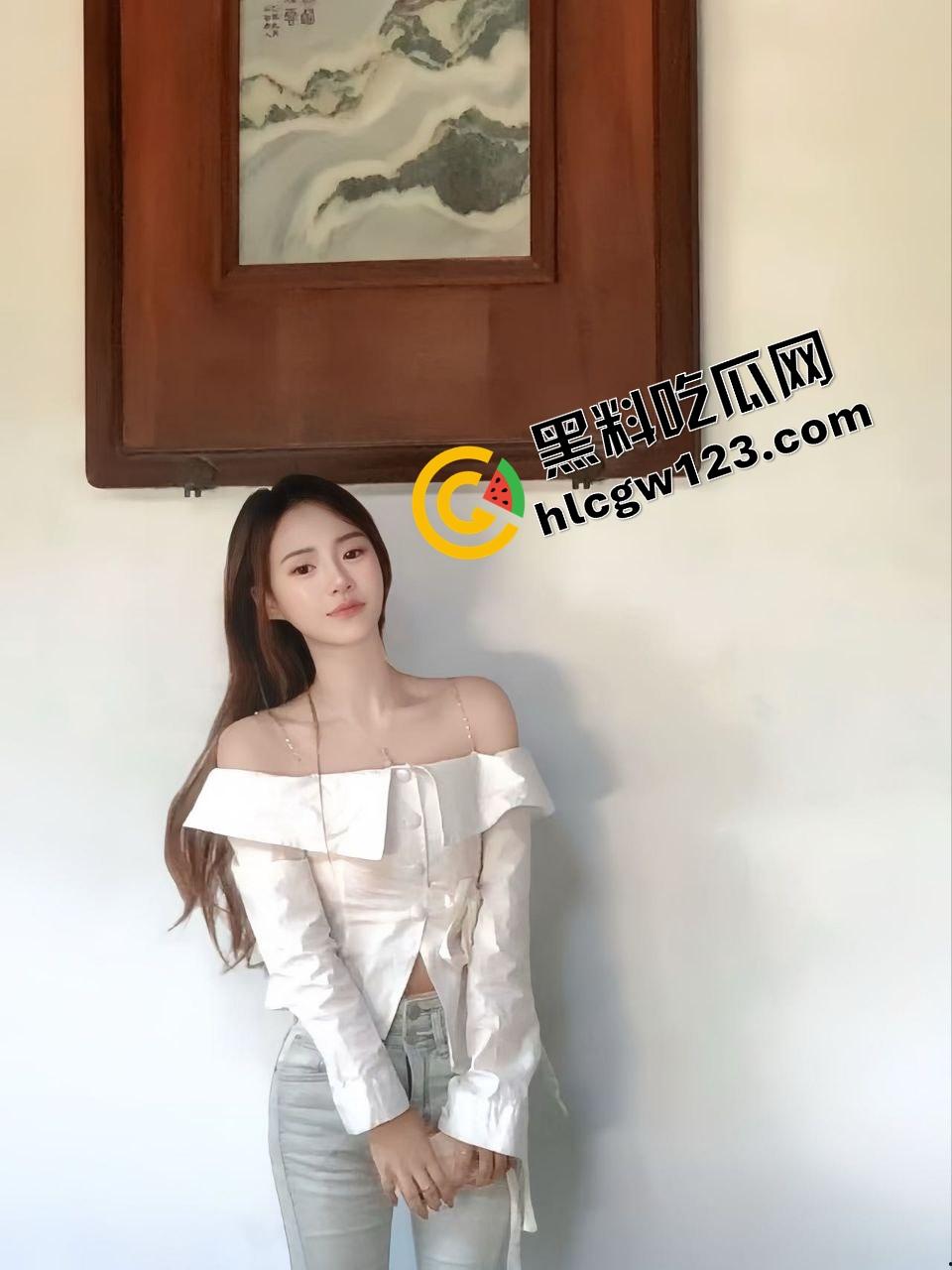 南京链家女销售商务母狗『吉琳娜』被客户爆插还在微信接单回消息别逼逼，我在忙！  第3张