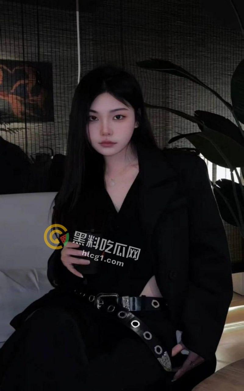 大神约啪大学艺校小仙女，偷拍曝光气质美女的母狗秘密一面！  第3张