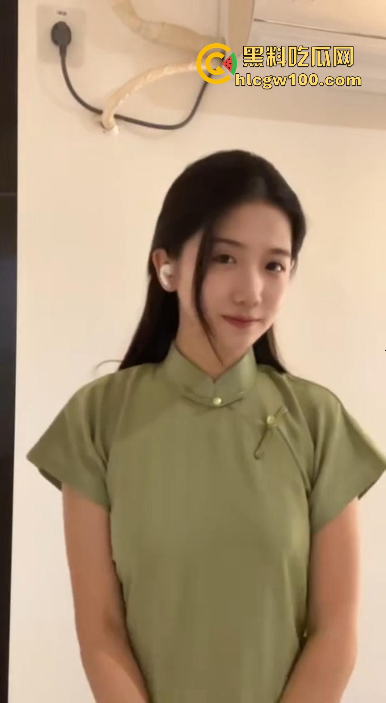 宁波诺丁汉大学大二【孙甜甜】寒假放飞自我，新学姿势直接实操，小腰扭得贼溜！  第2张