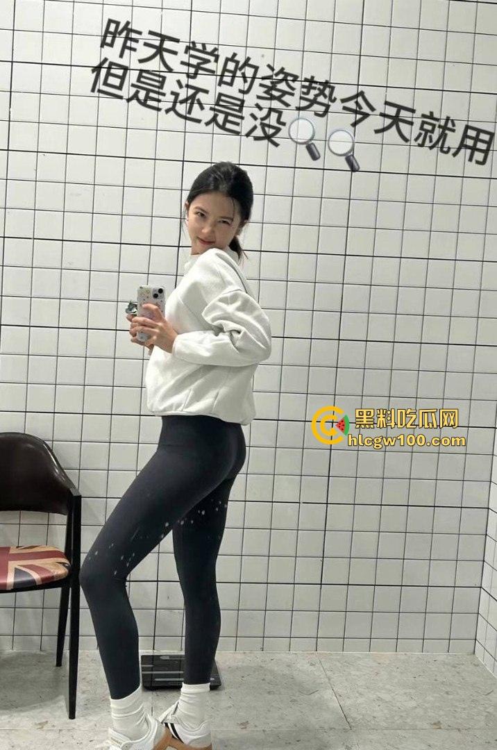 宁波诺丁汉大学大二【孙甜甜】寒假放飞自我，新学姿势直接实操，小腰扭得贼溜！  第6张