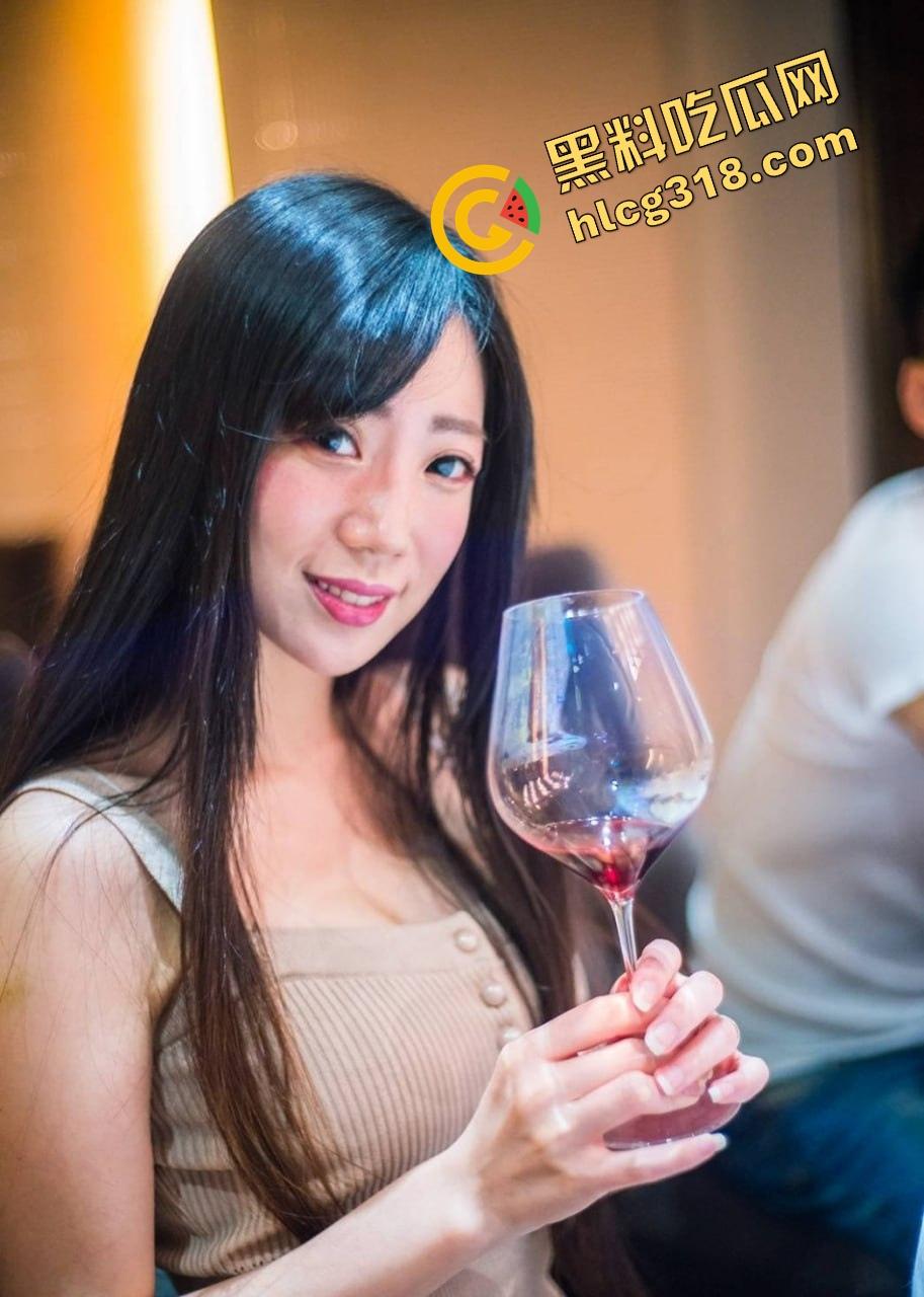 周日约炮敏感肌白丝女大『李延倩』轻揉一下就潮喷,揉两下水喷不停,比吃药还猛这怎么停下来! 第3张 周日约炮敏感肌白丝女大『李延倩』轻揉一下就潮喷,揉两下水喷不停,比吃药还猛这怎么停下来! 第3张