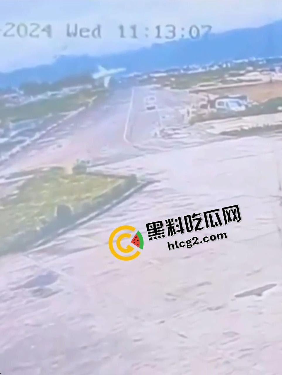 7月24日 尼泊尔加德满都机场一客机起飞时坠毁 事故造成22人不幸死亡！  第7张