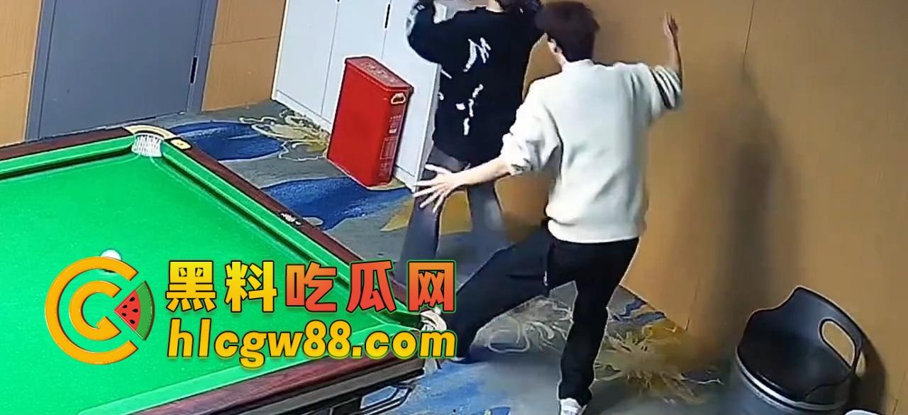 有钱人的快乐我们想象不到，陪玩8连发包厢猫抓人，1W充卡一杆球没打，全程不打球只玩女的！  第17张