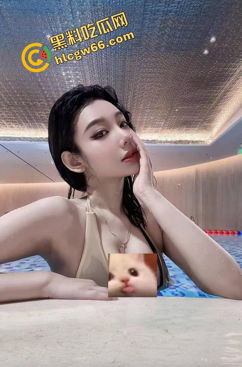 瓜友河南旅游顺路找了个伴游妹子，高铁还没到站就给口爆深喉，整节车厢都是她舔鸡巴的声音！  第4张