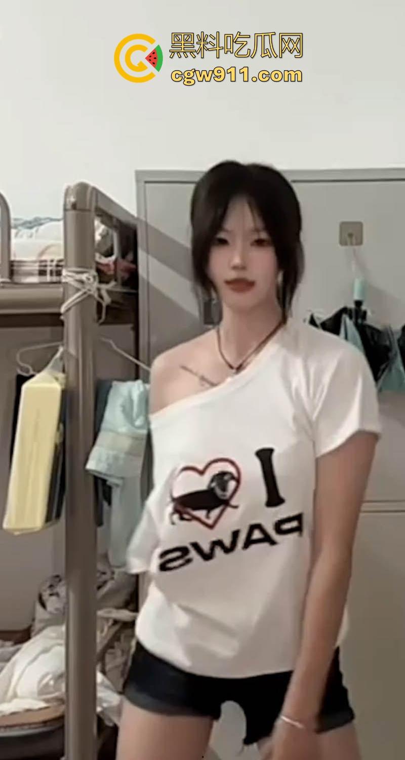 江西工商学院极品学妹【池彦佳】约炮视频曝光，交友不慎约炮渣男无情曝光，深喉口交打桩后入 画面火辣到炸！  第3张