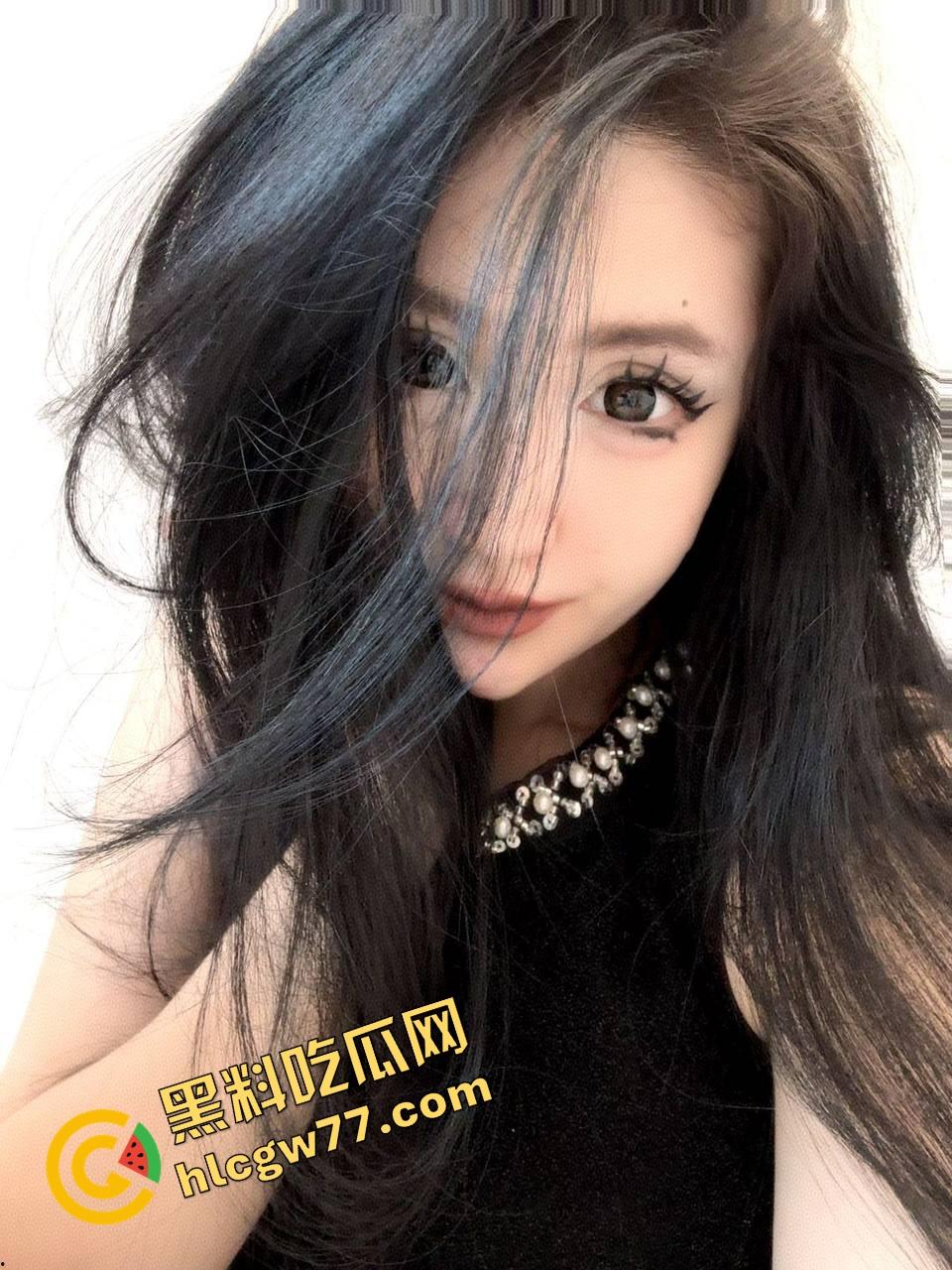 南湖师范小萝莉大开杀戒，粉嫩小穴被操到流浆，精液顺着腿根滑下双马尾一甩就让人忍不住冲上去狂干！  第1张