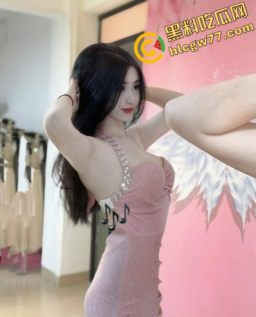 南湖师范小萝莉大开杀戒，粉嫩小穴被操到流浆，精液顺着腿根滑下双马尾一甩就让人忍不住冲上去狂干！  第2张